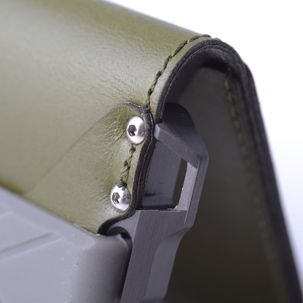 D01 Dapper™ Bifold Wallet