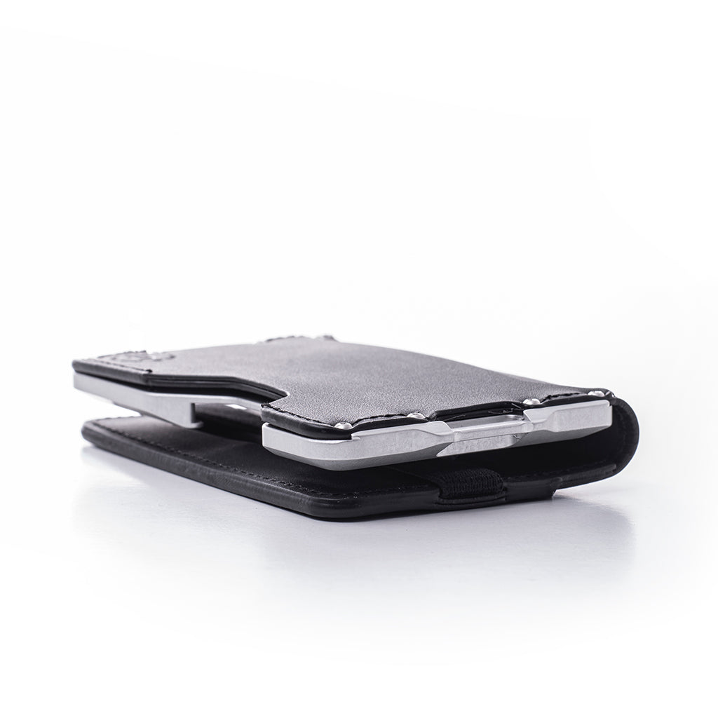 D03 Dapper™ Bifold Wallet